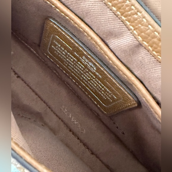 EUC Coach Polished Pebble Leather Crosstown Crossbody - Picture 6 of 8